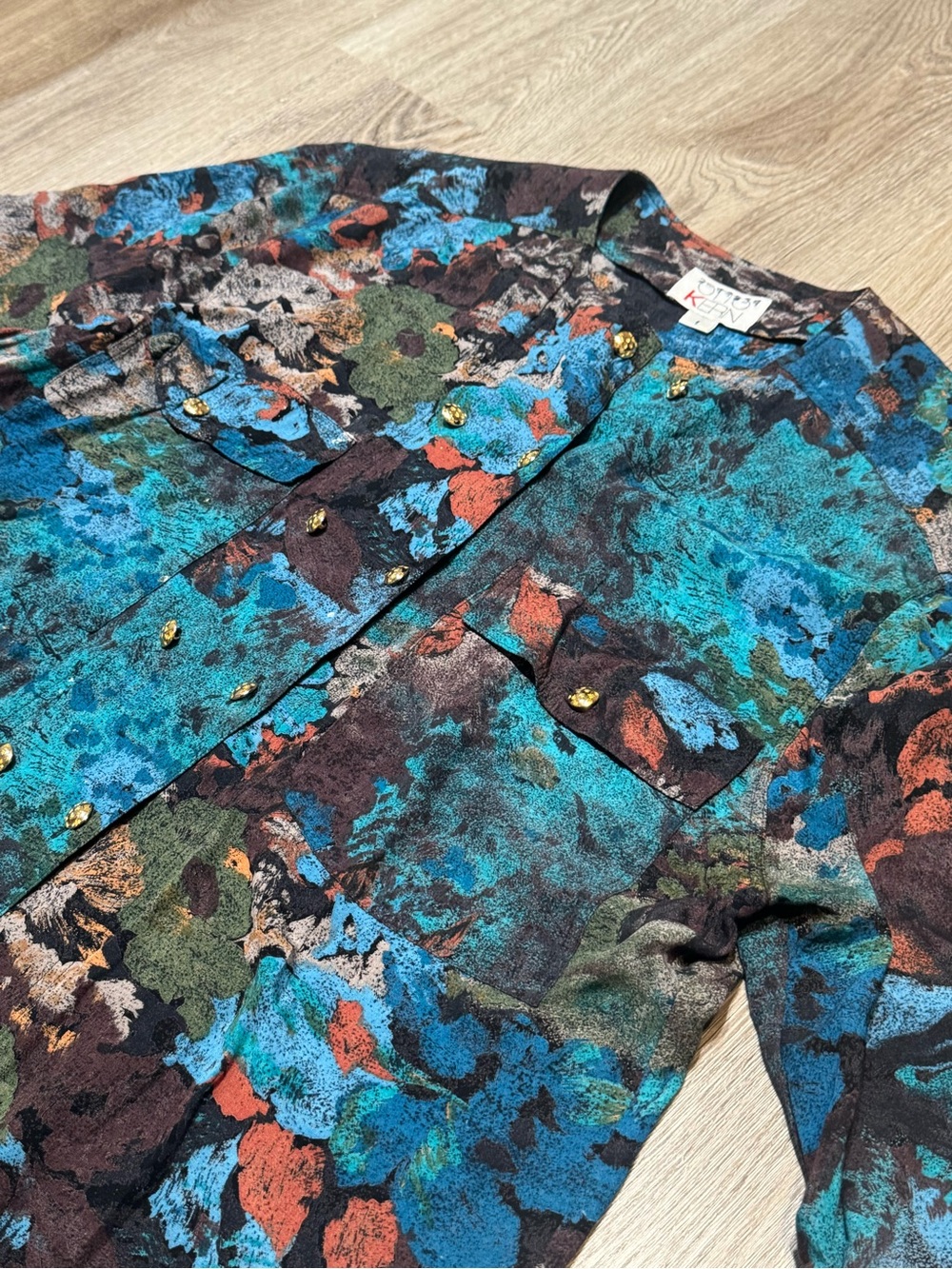 Women's Multi-Color Patterned Button-Up Shirt - Picture 3 of 9